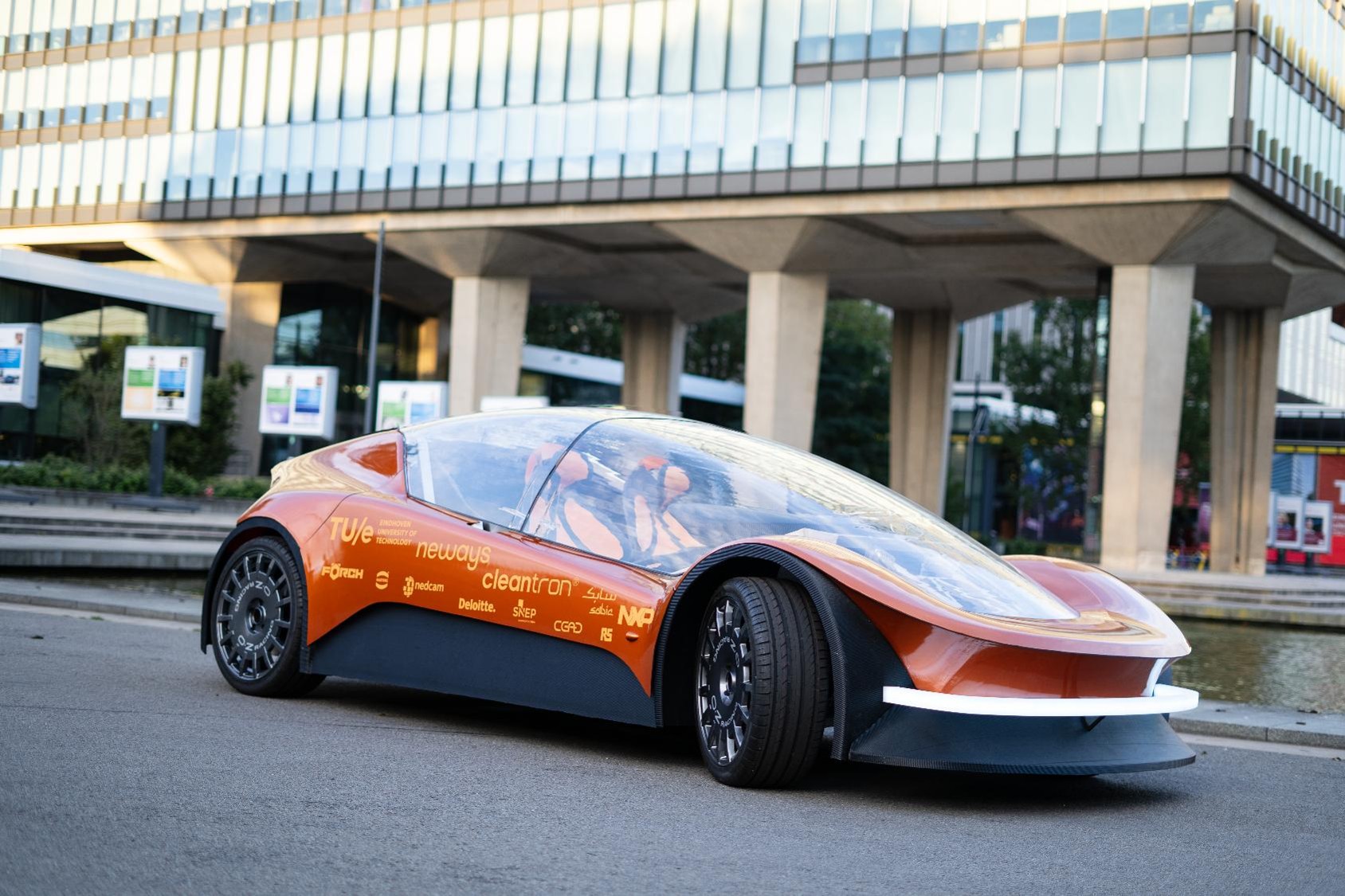 TU/ecomotive background